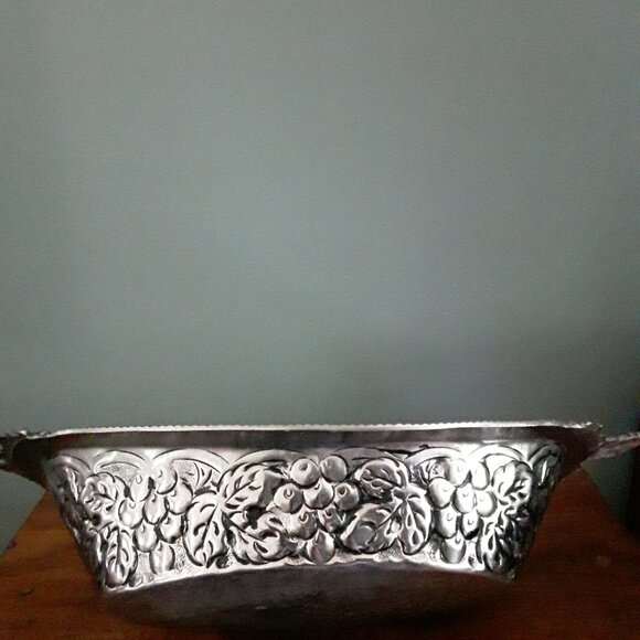 Vintage Large Hammered Metal Bowl - Picture 3 of 7